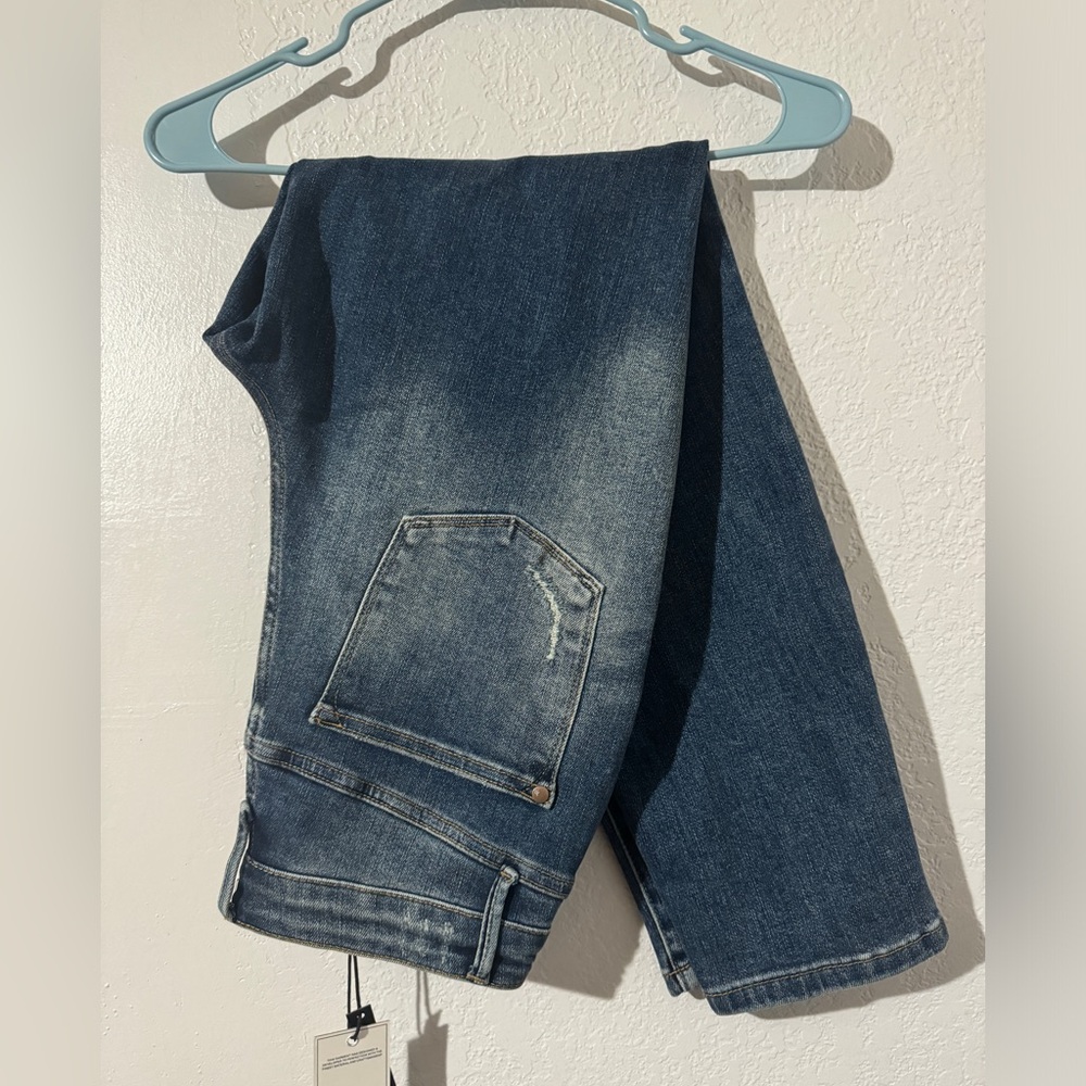 Judy Blue Tummy Control size 7/28